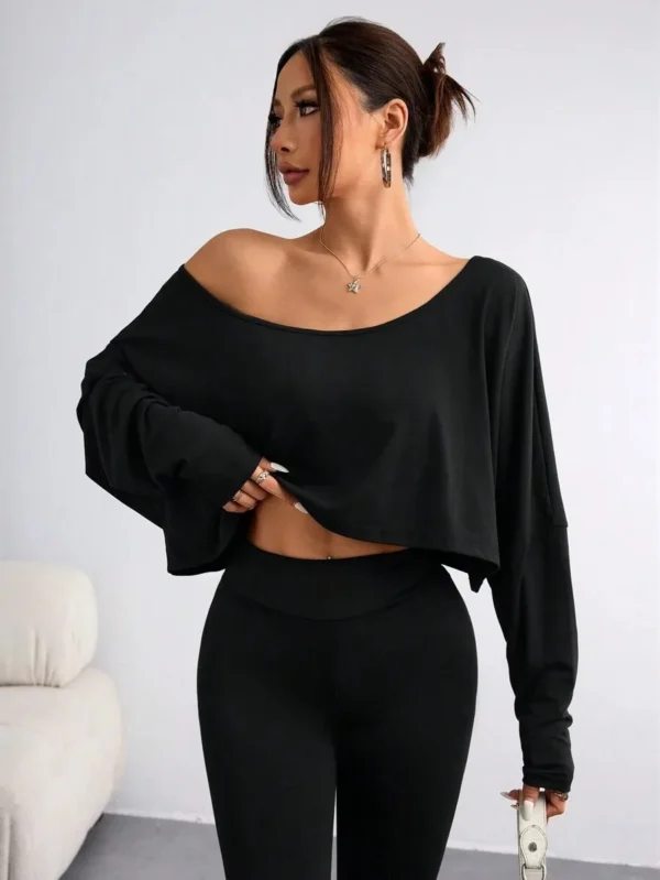 S6be7437874c64f3bb4d5274fc536ff51Z.webp Women'S Black Long Sleeve Blouse T-shirt Casual Asymmetrical Neck Strapless Top for Sporty