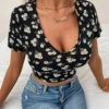 S7cedf4e598e34cfebefa805175e12f6eK.webp New Vintage French V-neck Low Cut Waist Print Pure Desire for Elegant Feminine Everything With Crop T-shirt Woman